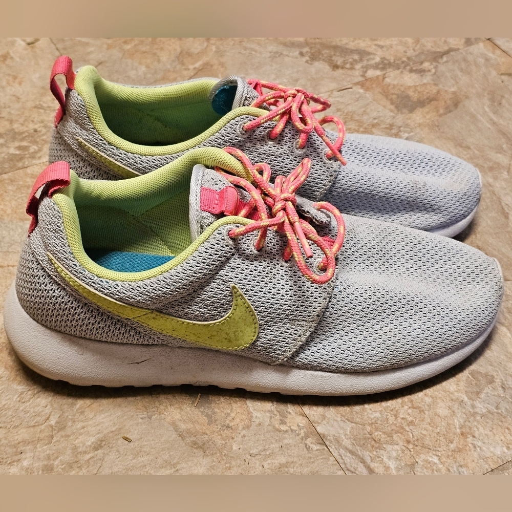 Nike Mesh Sneakers